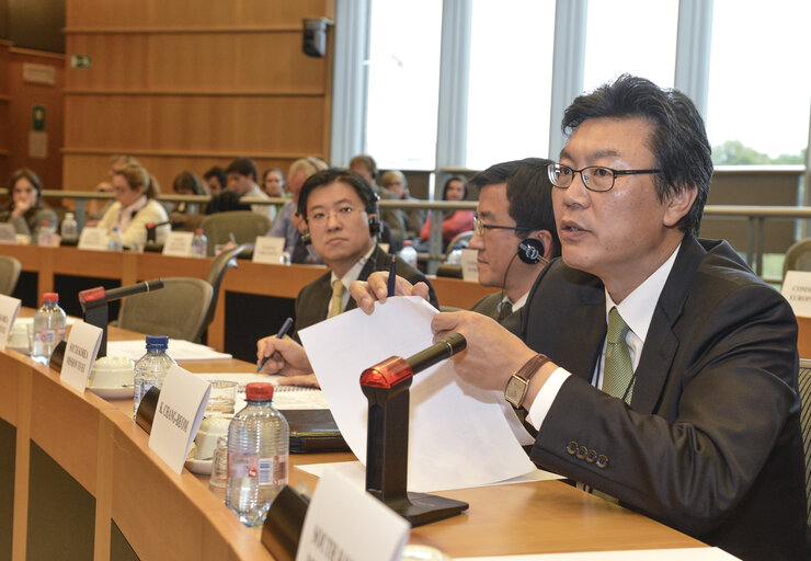 Fotografija 10: INTA  - Exchange of views with Ambassador of the Republic of Korea to the European Union