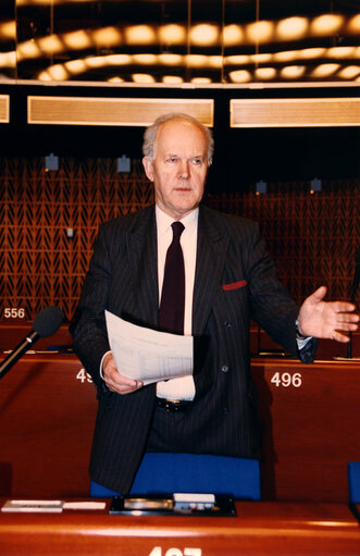 Fotografia 2: Speech of James MOORHOUSE in the hemicycle