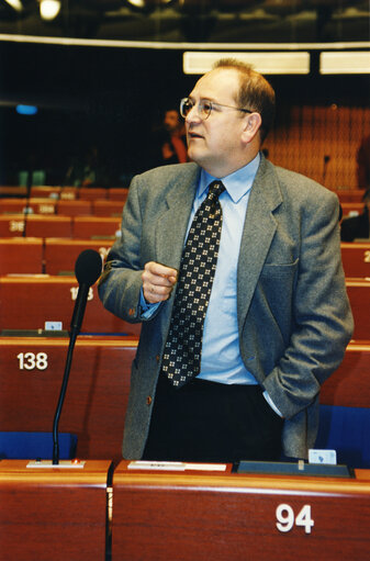 Zdjęcie 15: Glyn FORD in plenary session in Strasbourg.