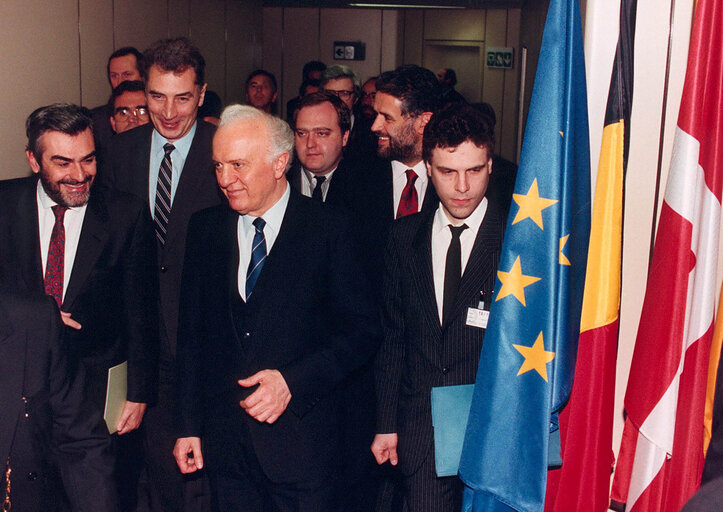 Fotografija 4: Russian Foreign Minister addresses the AFET Committee of the EP in Brussels on December 19, 1989