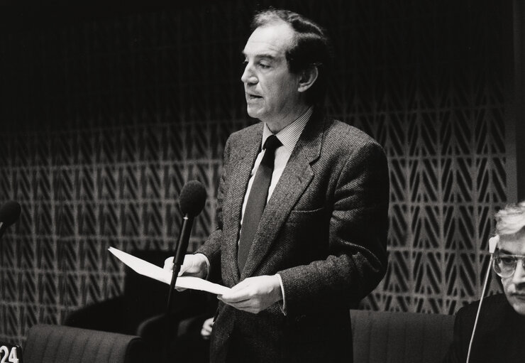 MEP Juan Carlos GARAIKOETXEA URRIZA speaks in plenary session in Strasbourg in January 1989