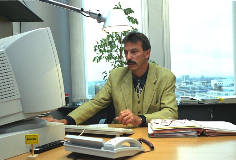 Zdjęcie 2: MEP Norbert GLANTE at the EP in Brussels.