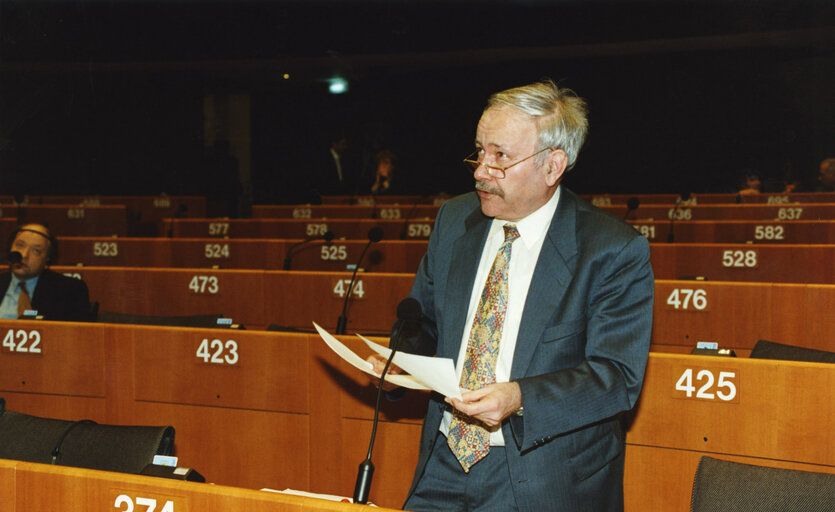 Nuotrauka 7: Winfried MENRAD in plenary session in Brussels