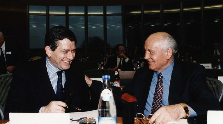 Valokuva 1: Visit of former president of the Soviet Union Gorbachev to the EP in Brussels.