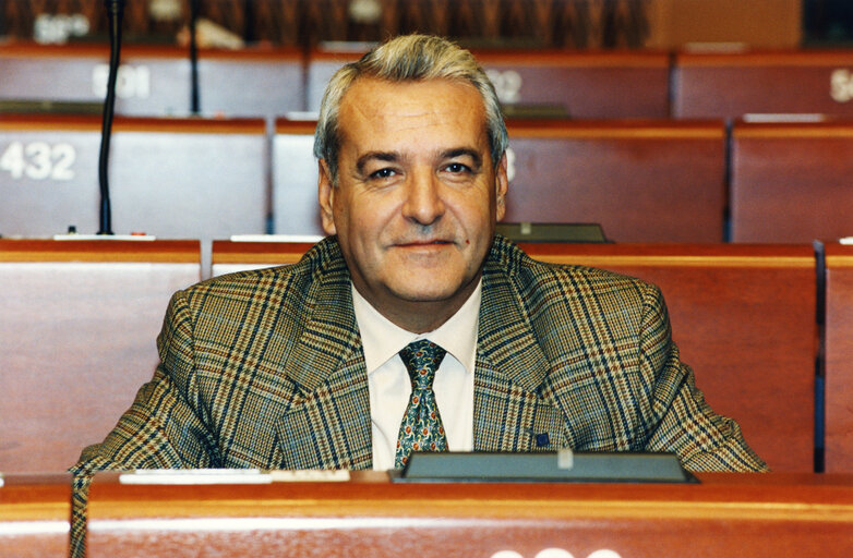 Zdjęcie 33: Jorge Salvador HERNANDEZ MOLLAR in plenary session in Brussels