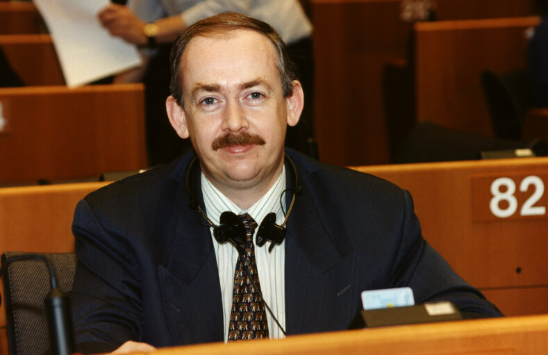 Fotografija 2: David WAYNE in the hemicycle of the EP in Brussels.