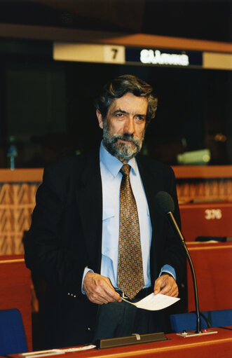 Fotó 2: Sergio RIBEIRO in Plenary Session in Strasbourg.