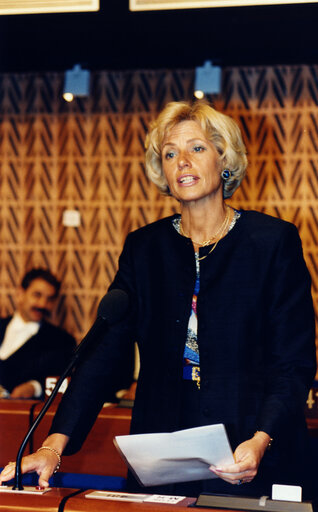 Fotografija 2: Elly PLOOIJ-VAN GORSEL in plenary session in Strasbourg.