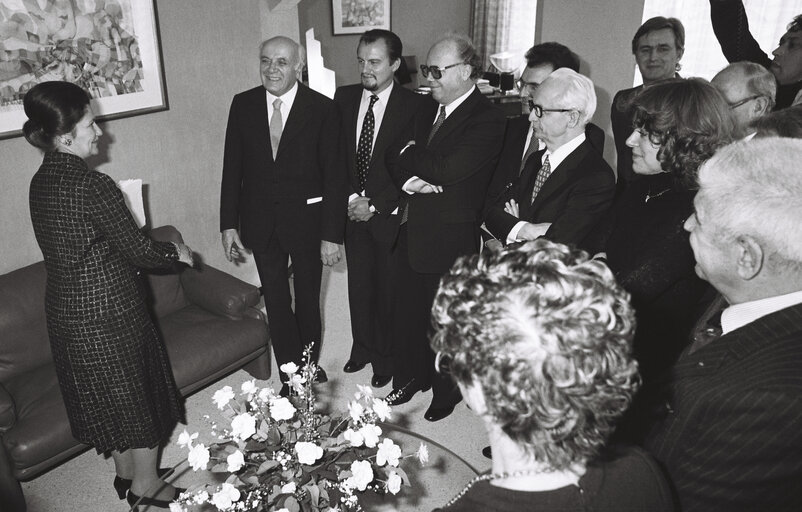 Fotagrafa 15: Simone VEIL - EP President meets with Alterio SPINELLI