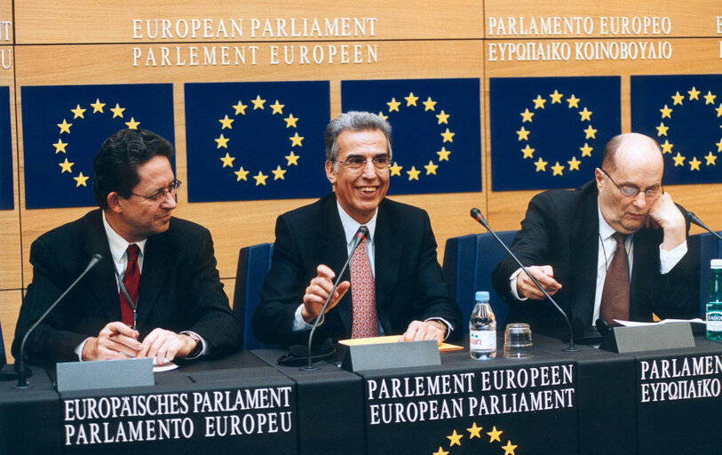 Fotografi 2: Press conference of the newly elected European Ombudsman.