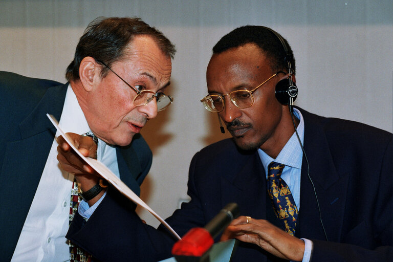 Fotagrafa 3: Meeting with the President of Rwanda.