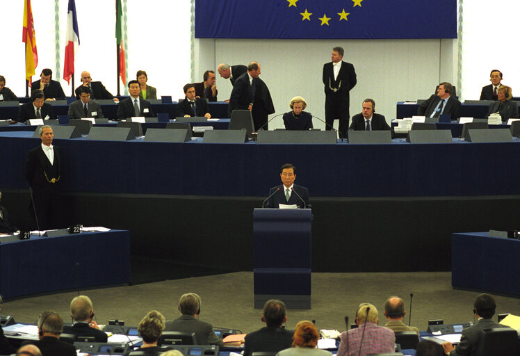 Valokuva 5: Visit of the President of South Korea to the EP.