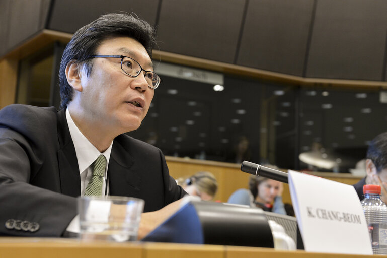 Fotografija 9: INTA  - Exchange of views with Ambassador of the Republic of Korea to the European Union