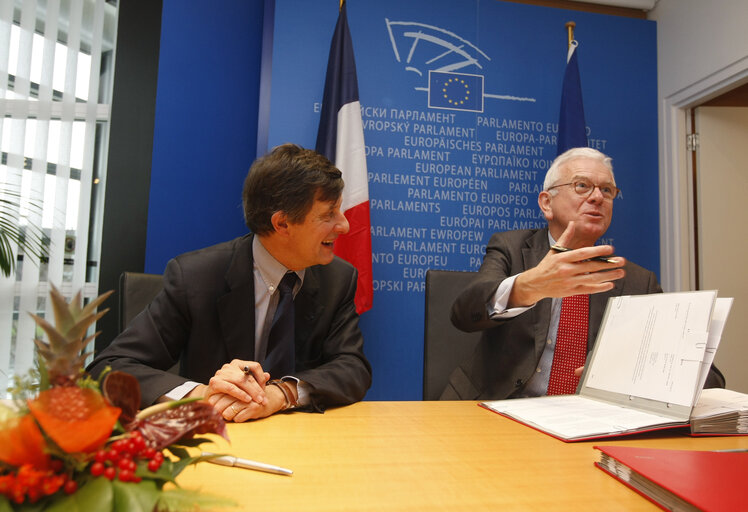 Fotagrafa 4: Ceremonial LEX signing of co-decision legislationat the EP in Strasbourg.