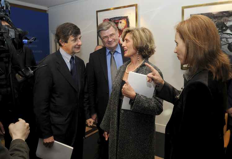 Снимка 12: Signing ceremony for a  political declaration on communicating Europe.