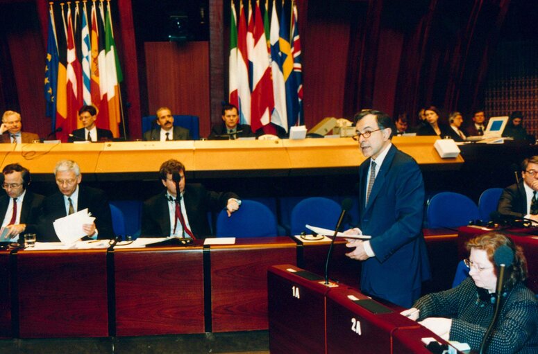 Foto 43: The State Secretary for European Affairs of France addresses the EP in Strasbourg.