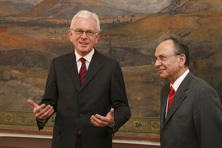 Fotografija 4: Hans-Gert POETTERING, EP President, attends a meeting of the Euro-Mediterranean Parliamentary Assembly in Athens