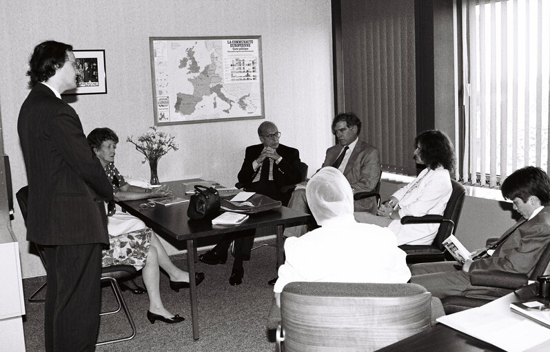 Nuotrauka 22: The 1990 Sakharov Prize is awarded to Aung San Suu Kyi who is represented to receive the prize by her son Kim and her husband Michael ARIS