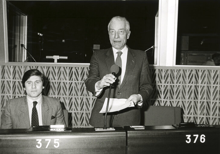 Andre ROSSI speaks in plenary session in March 1984