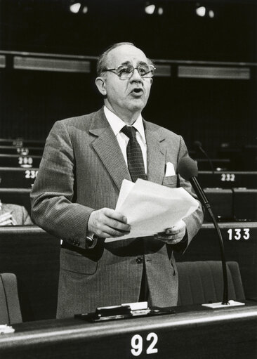 Jean SEITLINGER speaks in plenary session in February 1984