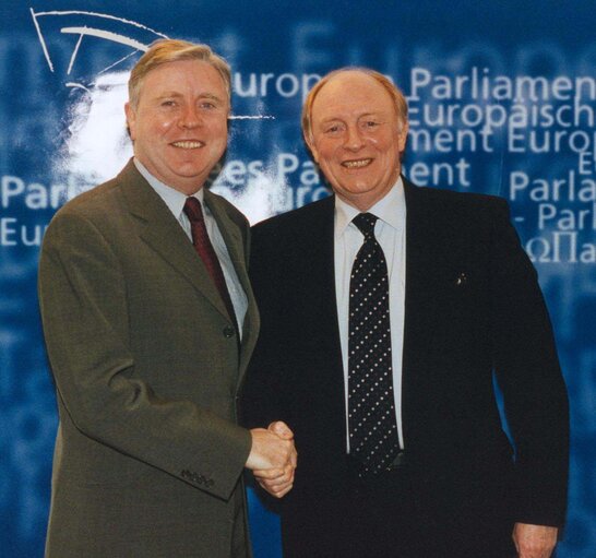 Fotografija 6: EP President meets with European Commissioner Neil KINNOCK