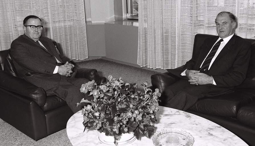 Fotografija 48: Meeting in February 1989