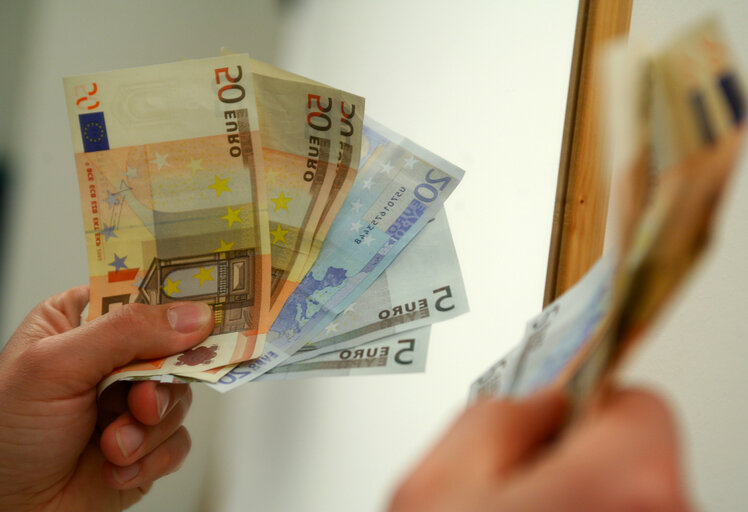 Euro - coins, banknotes, money and payments