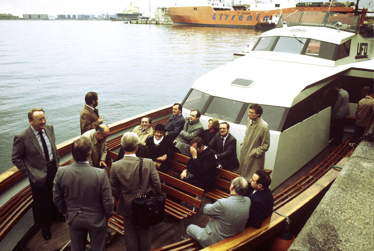 Extraordinary meeting of the TRAN Committee in Genova from 21 to 23 November 1984