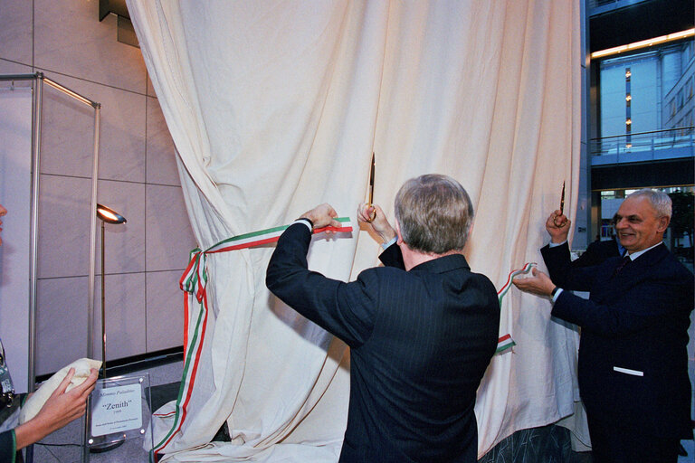 Photo 9: EP President and President of Italian Senate, inaugurate the sculpture Zenith in the ASP building