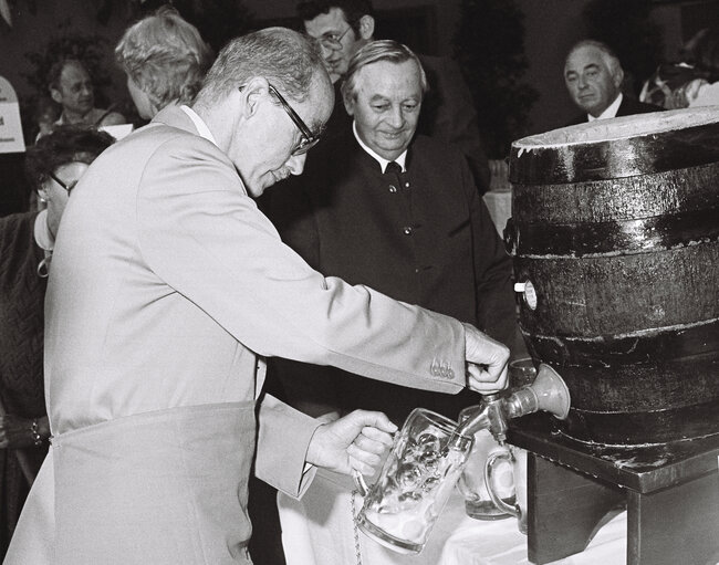 Fotografi 3: Beer Festival in June 1982