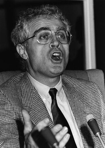 Lionel JOSPIN speaks in plenary session in May 1984