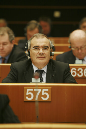 Photo 4: Sebastiano SANZARELLO in plenary session in Brussels.