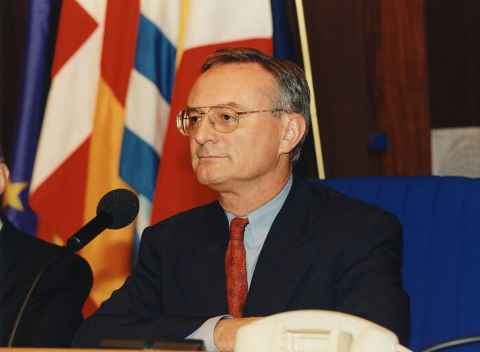 Fotó 3: Portrait of EP President