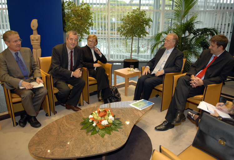 Foto 5: Meeting of the Spanish delegation with the United Nations High Representative for the Alliance of Civilizations.