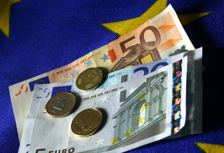 Euro - coins, banknotes, money and payments