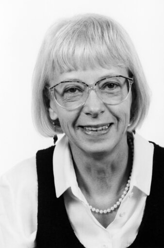 Portrait of MEP Annemarie KUHN in 1990