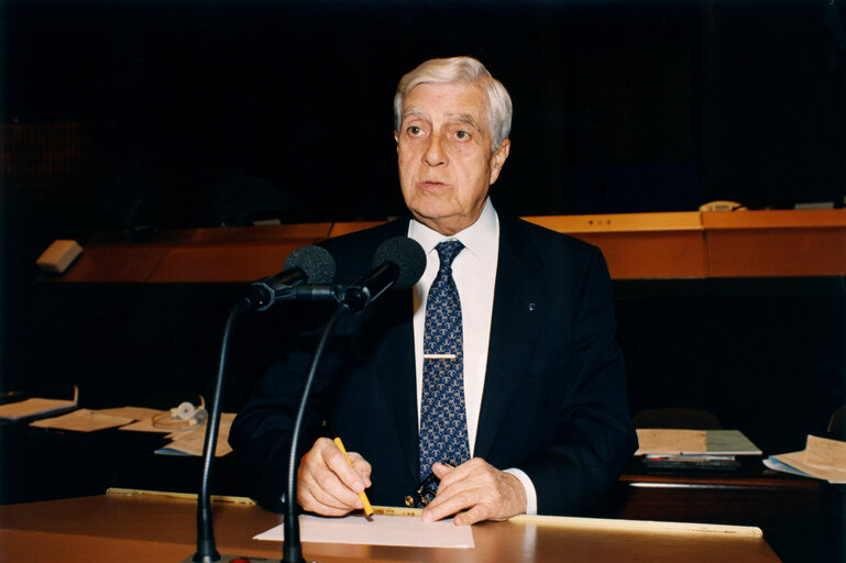 Foto 3: Portrait of MEP Jose Maria LAFUENTE LOPEZ in November 1992