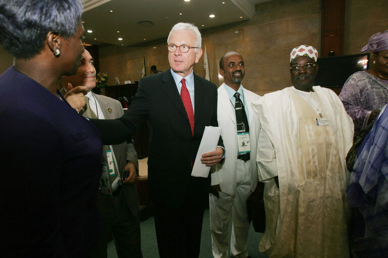 Fotó 7: Hans-Gert POETTERING, EP President, makes an official visit to South Africa - EP President with African parliament members in the opening session of the 10th Ordinary session of the Pan-African Parliament that was held October 27,2008 at Gallagher Estate in Midrand