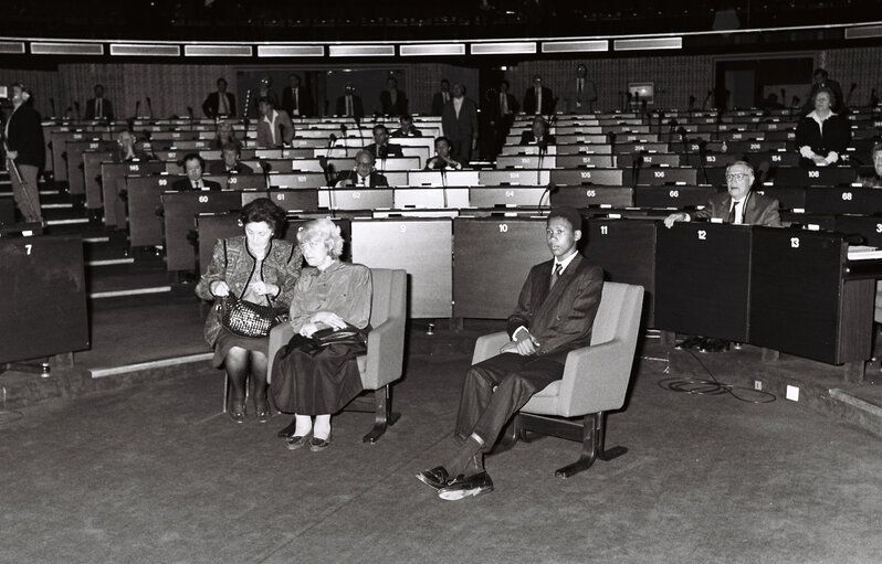 The 1988 SAKHAROV Prize is awarded to Anatoli MARCHENKO (posthumously) represented by his widow and Nelson Rolihlahla MANDELA represented by his grand son