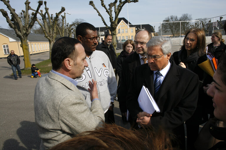 Foto 13: LIBE Committee delegation to Denmark‚Ä®visits sandholm lejeren and kongedal refugees detention centres.