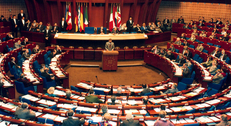 Foto 7: Stjepan (Stipe) MESIC, President of Yugoslavia visits the European Parliament in Strasbourg