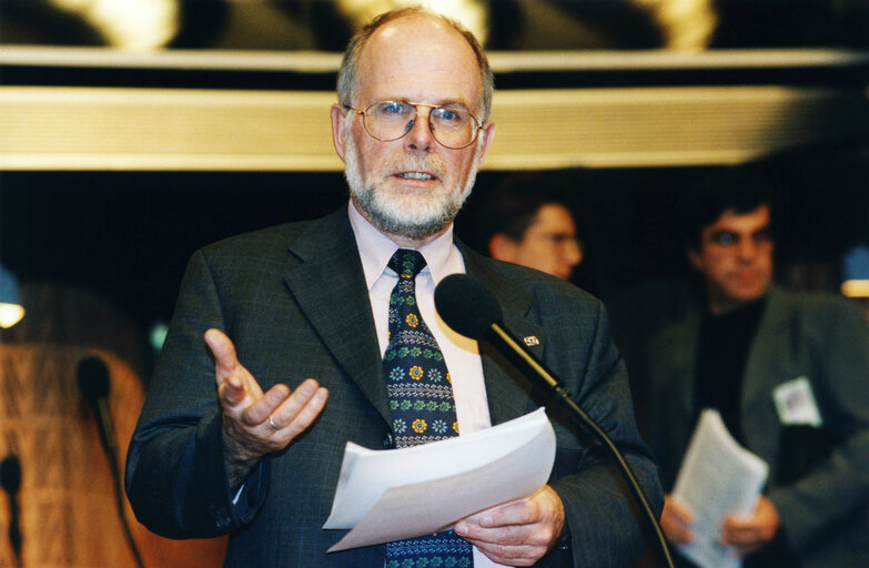 Снимка 2: Klaus REHDER in plenary session in Strasbourg.