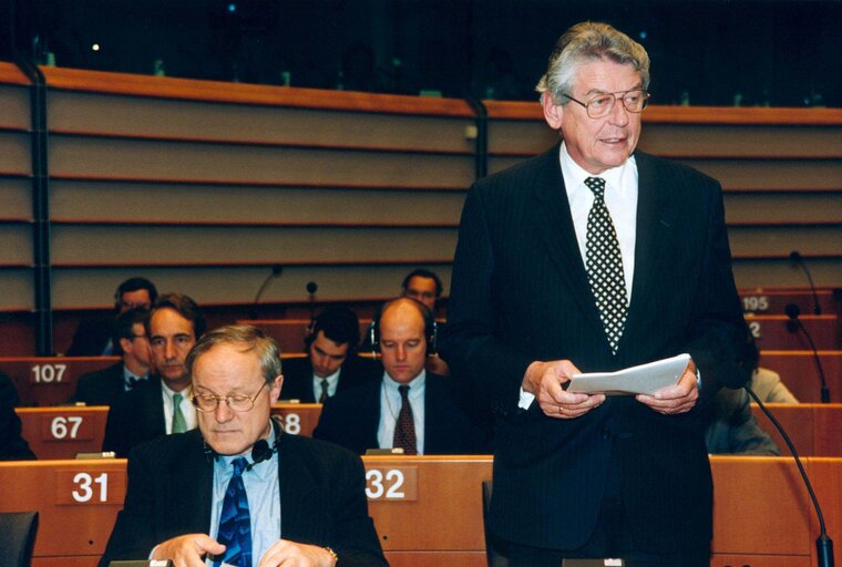 Dutch Prime Minister addresses the EP in Brussels.