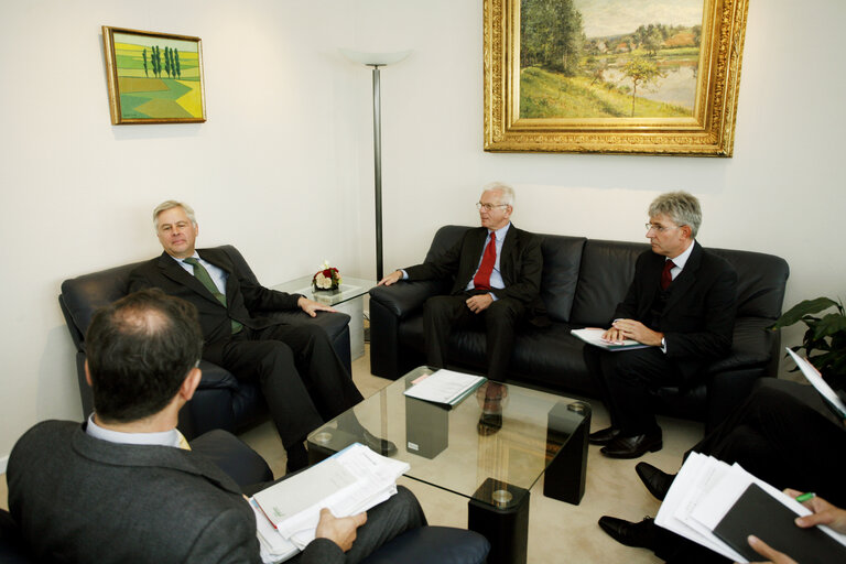 Suriet 1: EP President meets with the EU Special Representative in Kosovo.