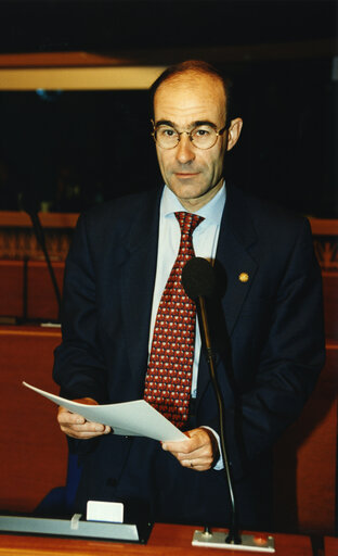 Zdjęcie 28: Jean Yves LE GALLOU in plenary session in Brussels