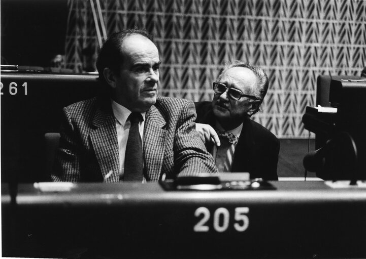 Georges MARCHAIS attends a plenary session in November 1984