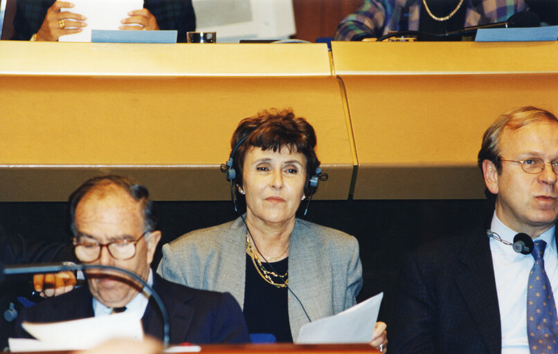 Edith CRESSON in plenary session in Strasbourg.