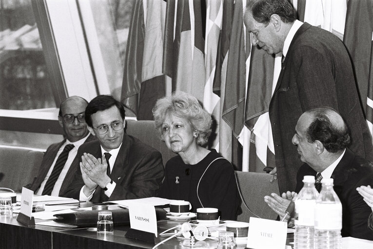 Suriet 11: Meeting in February 1989