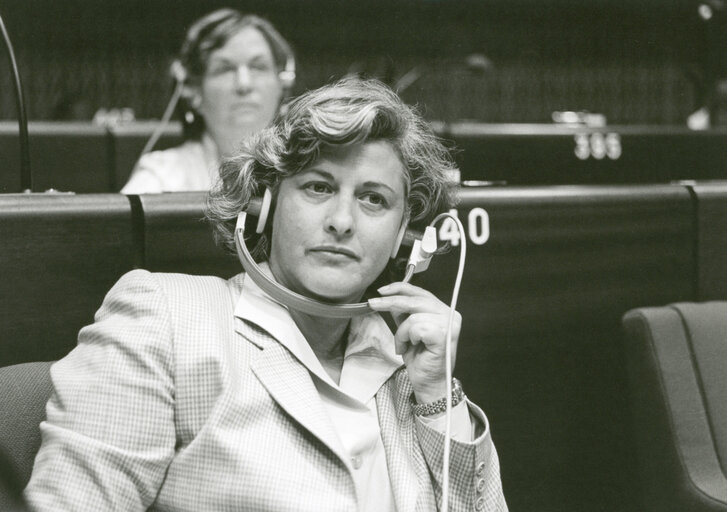 Konstantina PANTAZI attends a plenary session in September 1984