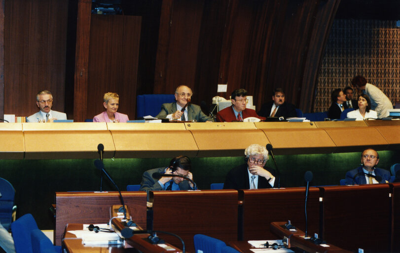 Fotografi 6: Gerard COLLINS in plenary session in Strasbourg.